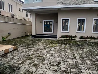 Luxury 4 Bedroom Semi Detached House with BQ