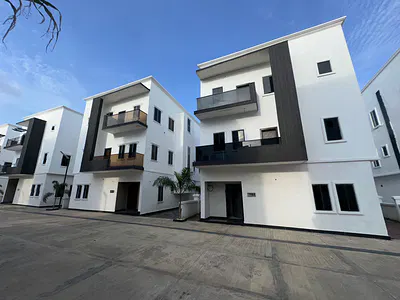 Newly Built 5 Bedroom Luxury Fully Detached Duplex