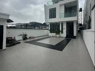 Lovely 5bedroom Duplex with Enough Car Park for Sale
