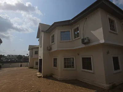 Ready to Move Into Your Dream Home? Spacious, Spotlessly Apartment