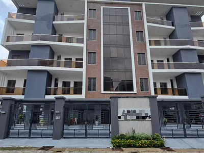 Tastefully Finished Fully Serviced 4 Bedroom Flat with a Room BQ