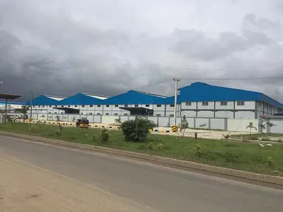 4 Bays Warehouse Available