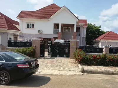Spacious 4 Bedrooms Detached Duplex + BQ