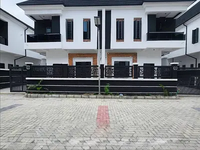 4 Bedroom Semi Detached Duplex with En-Suite Bedrooms