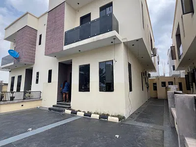 Exquisite 4 Bedroom Semi-Detached Duplex with BQ