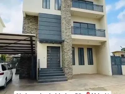 5 Bedrooms Detached Duplex + BQ