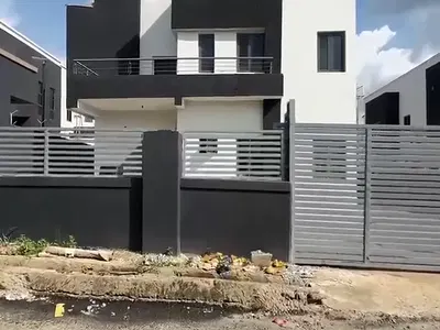 5 Bedrooms Detached Duplex + BQ