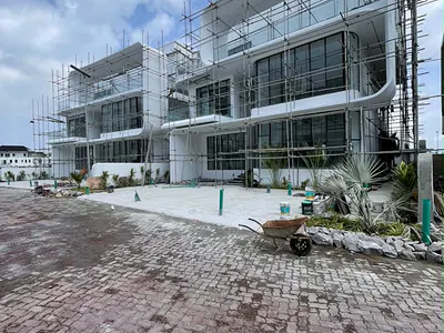 Contemporary 5. Bedroom Fully Detached Duplex