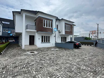 Very Spacious 3 Bedroom Semi Detached Duplex with BQ