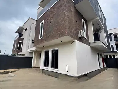 5 Bedroom Detached Duplex