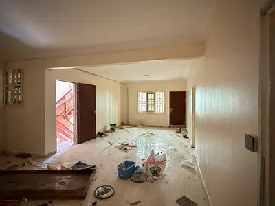 Renovated Spacious 3 Bedroom Flat, Ground Floor,
