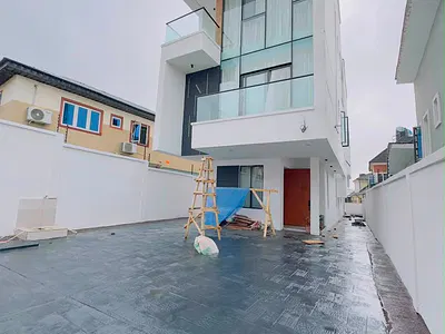 Aesthetically Pleasing 4 Bedroom Fully Detached Duplex with a BQ I