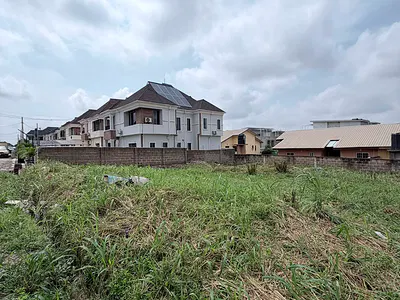 400 SQMS of Land