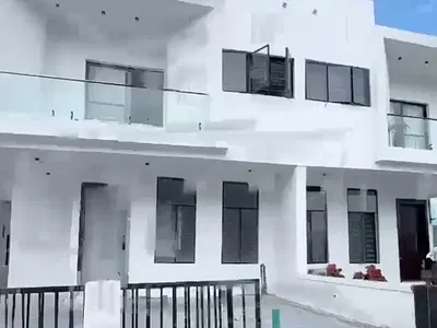 Luxury 4 Bedrooms Semi-Detached Duplex with a Room BQ