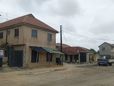 Spacious 2 Bedroom Upstairs Apartment