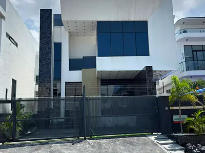 Luxury 4-Bedroom Fully Detached Duplex with BQ