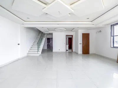 Grand 3 Bedroom Penthouse with BQ