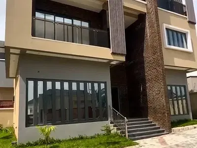 5 Bedroom Detached Duplex
