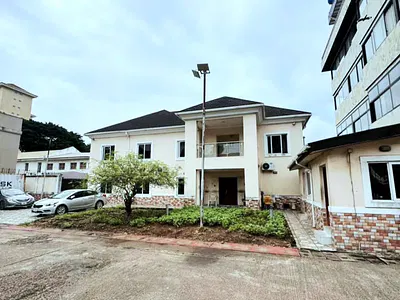 Luxurious 4-Bedroom Detached Duplex