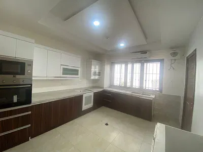 4 Bedrooms Terrace Duplex