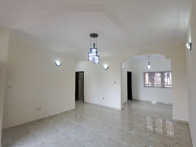 Exquisitely Finished 2 Bedroom Flat
