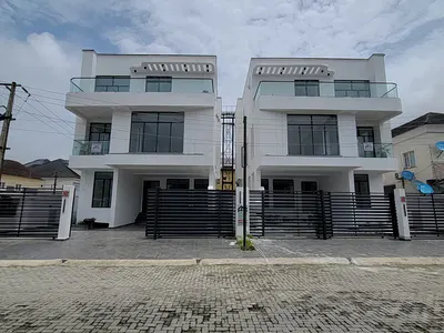 5 Bedroom Fully Detached Duplex