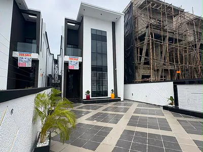 Luxury 5 Bedroom Fully Detached Duplex