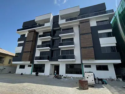 Spacious 3 Bedroom Flat with BQ