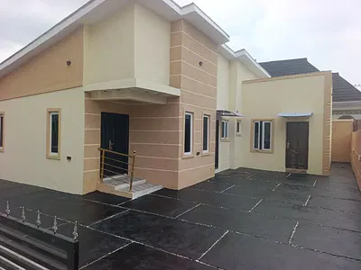 Newly Built 3 Bed Bungalow with Security House &solar Inverter