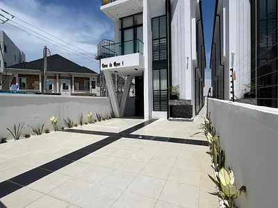 Luxury 5 Bedroom Detached Duplex with Excellent Facility