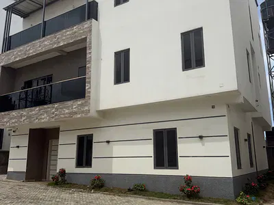5 Bedroom Semi Detached Duplex