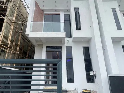 Nicely Built, Sharp, Semi Detached 4 Bedroom Duplex + BQ