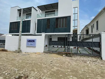 Spacious 4 Bedroom Fully Detached Duplex with BQ