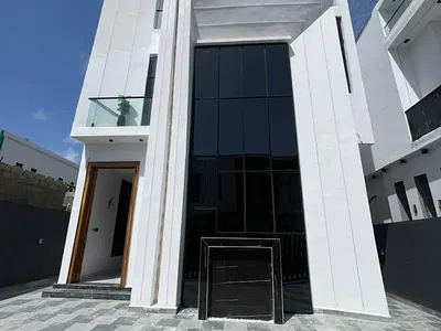 6 Bedroom Fully Detached Duplex