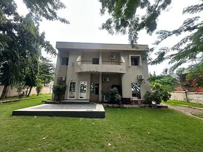 A Massive 5 Bedrooms Fully Detached Duplex