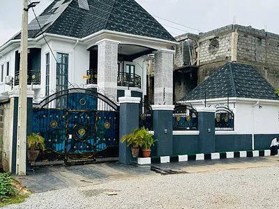 4 Bedrooms Fully Detached Duplex