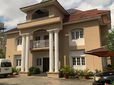 Detached 6 Bedroom House with 2 Rooms BQ on About 900SQMT