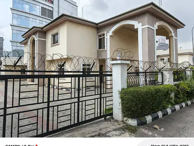 Massive and Very Spacious 6 Bedrooms Fully Detached Duplex with 2 Roo