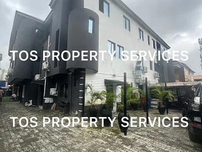 3 Bedroom Commercial on Groundfloor
