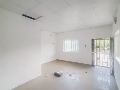 *renovated 4rooms Office Space with 2 Toilets on Floor