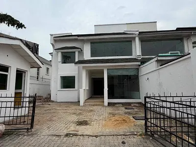 5 Bedroom Direct Commercial Semi D Detached Duplex
