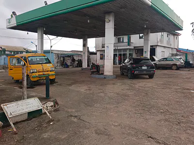 5 Pump Filling Station