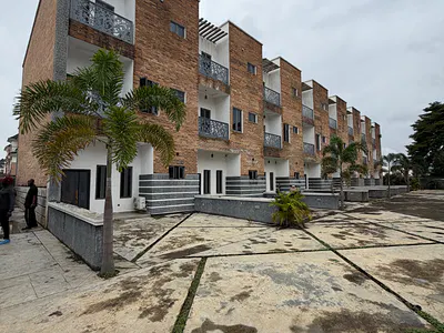 Spacious 4 Bedroom Terrace Duplex with BQ