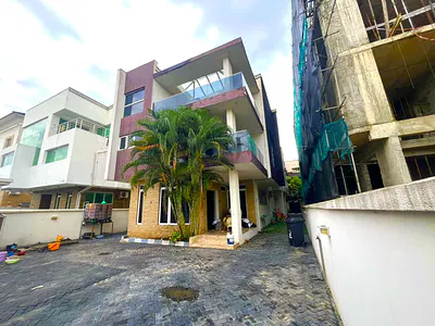 5 Bedrooms Detached Duplex