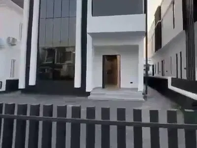 5 Bedrooms with BQ and Swimming Pool
