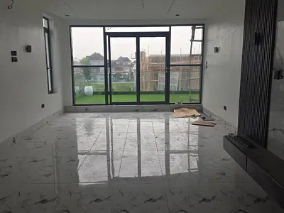 5 Bedrooms Duplex Available