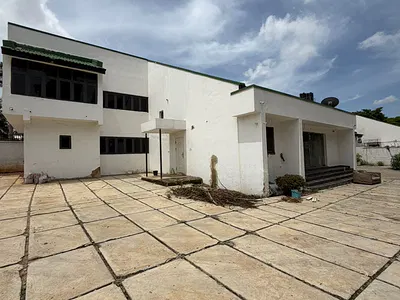 7 Bedroom Fully Detached Duplex with 2 Room Guest Chalet