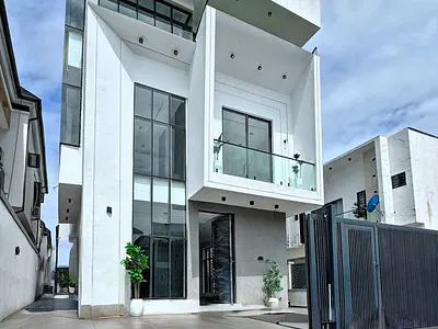 5 Bedroom Detached Duplex