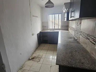 Newly Renovated Serviced 2-Bedroom Flat Apartment