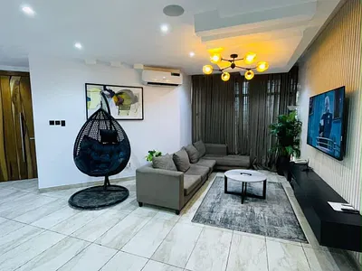 Luxuriously Furnished 2 Bedroom Apartment